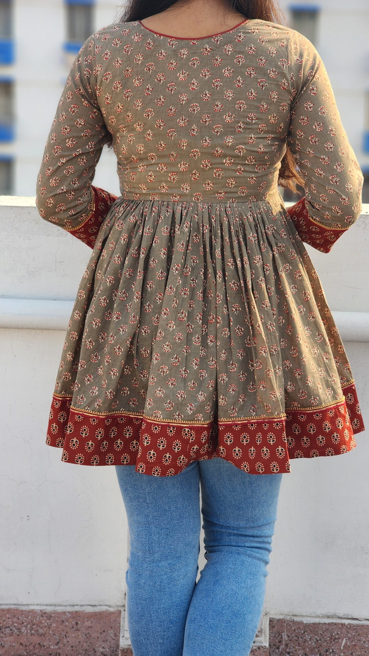 NADIA FLARED TOP