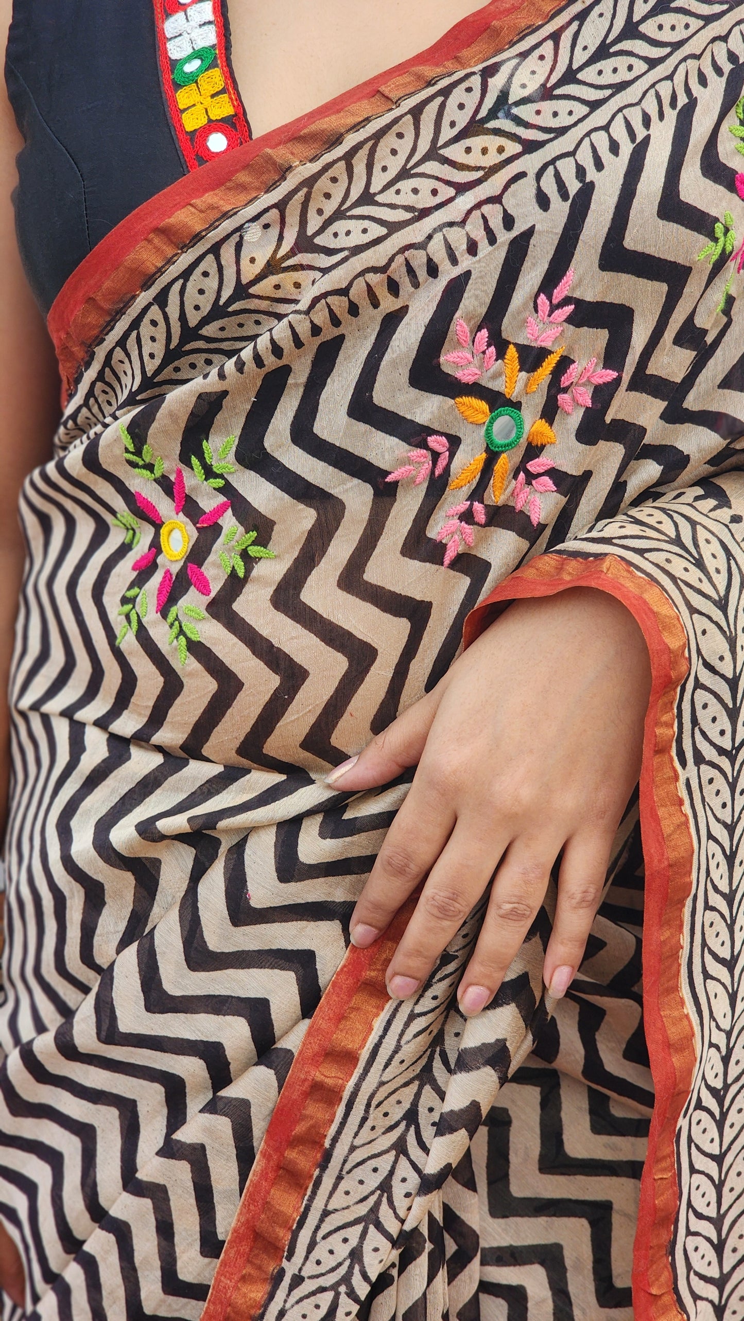 Ebon Waves Cotton Silk Saree