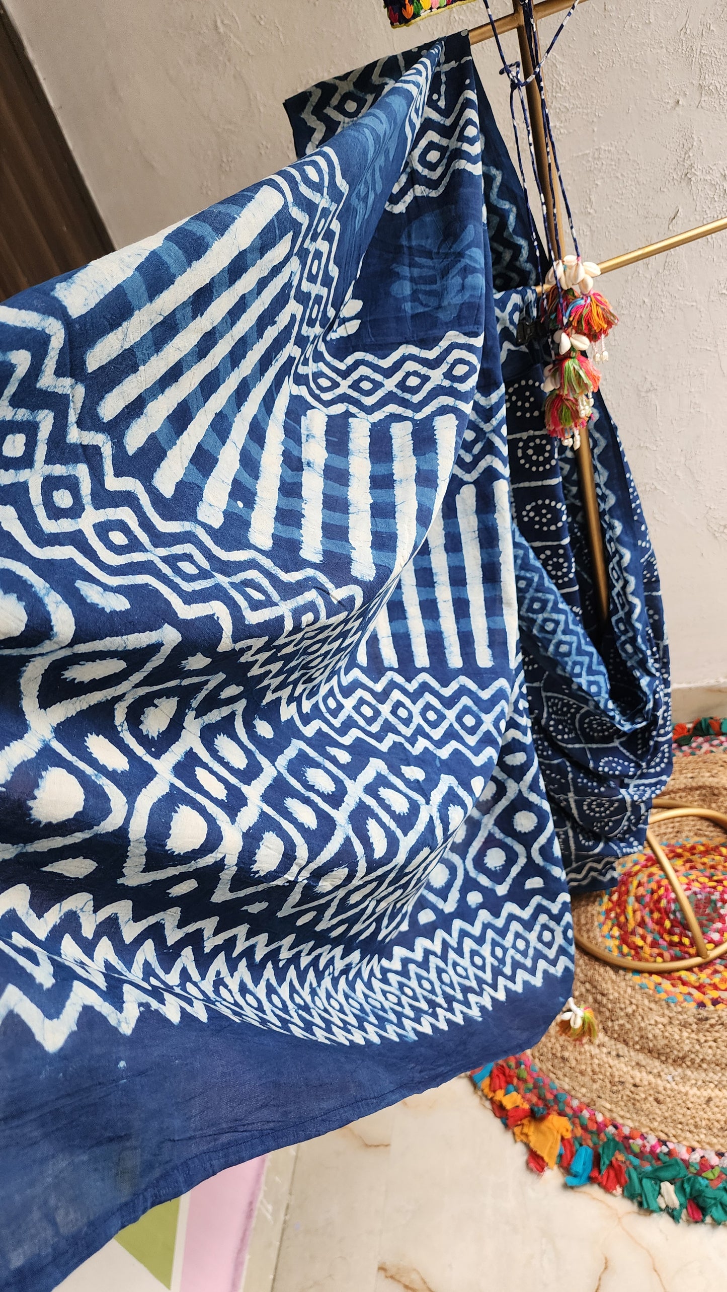 Kora Neela Mulmul Saree