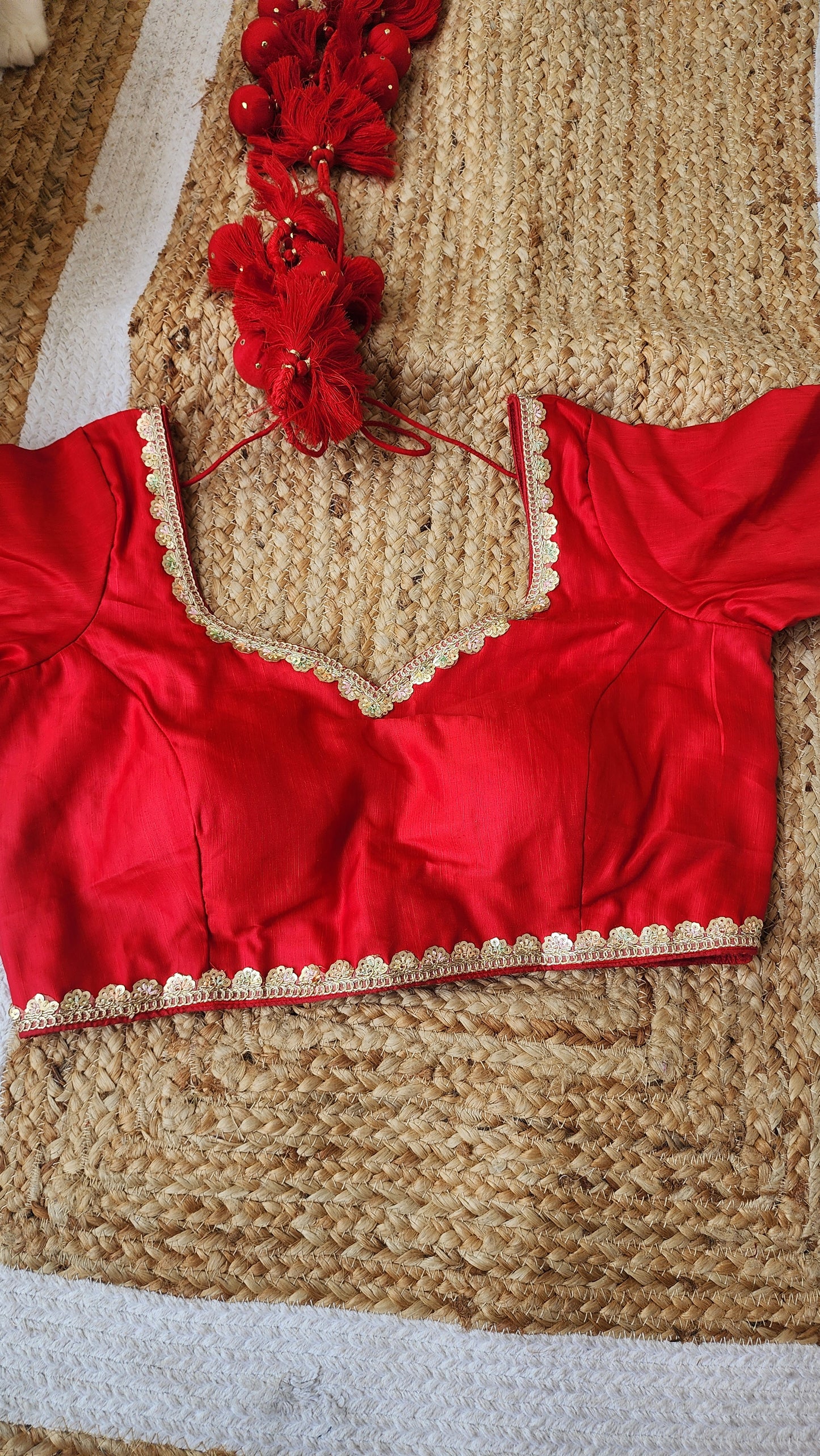 Sunehri Laal Blouse
