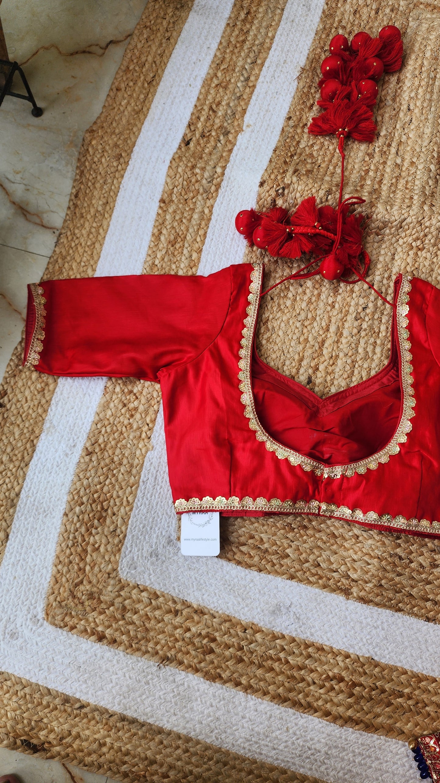 Sunehri Laal Blouse