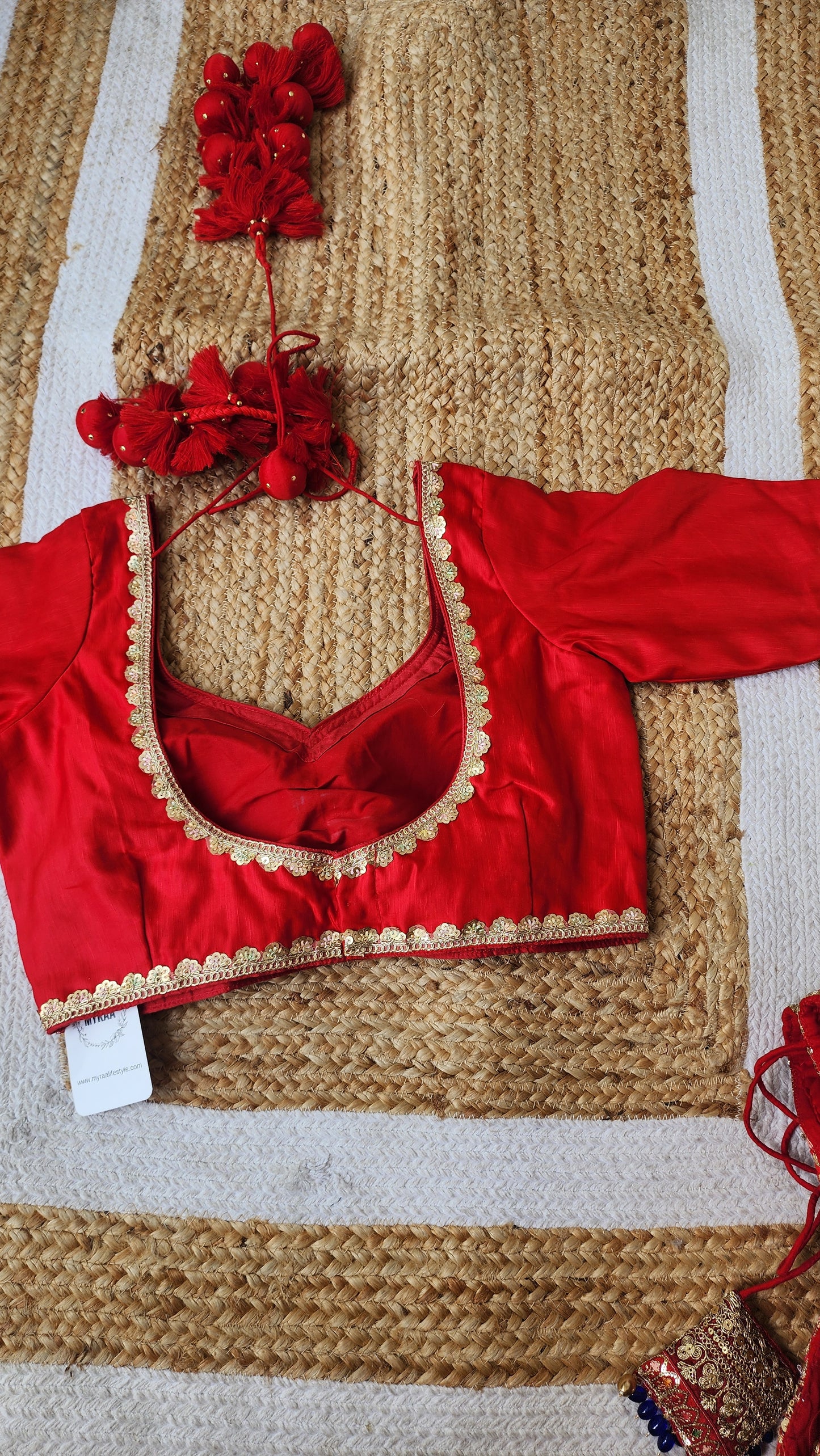 Sunehri Laal Blouse