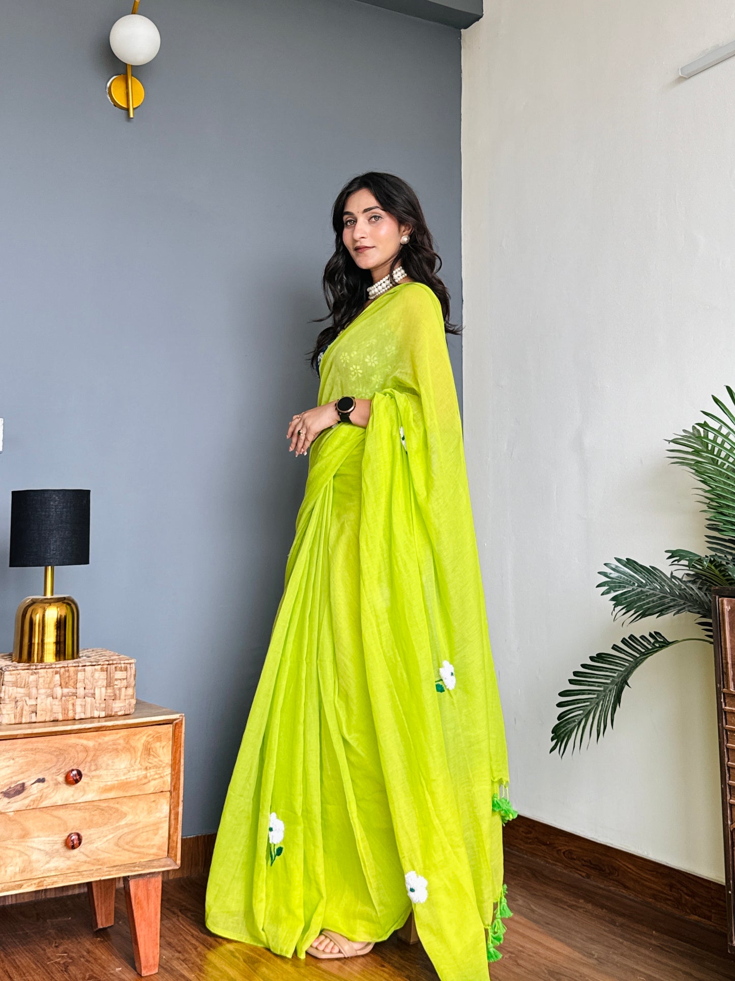 Neonoor Mulmul Saree
