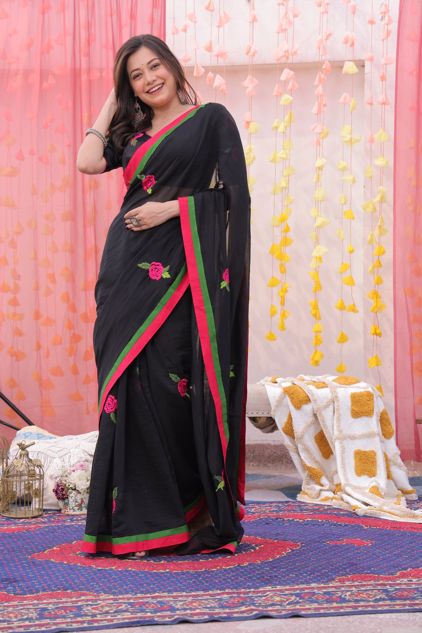 Kala Gulaab Saree