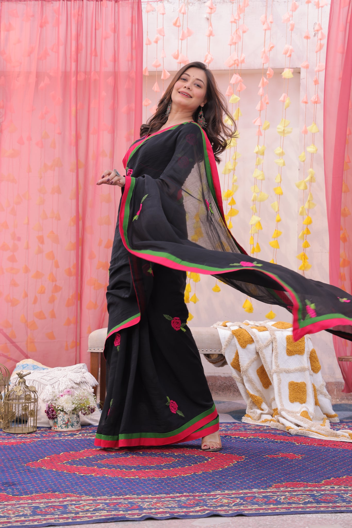 Kala Gulaab Saree