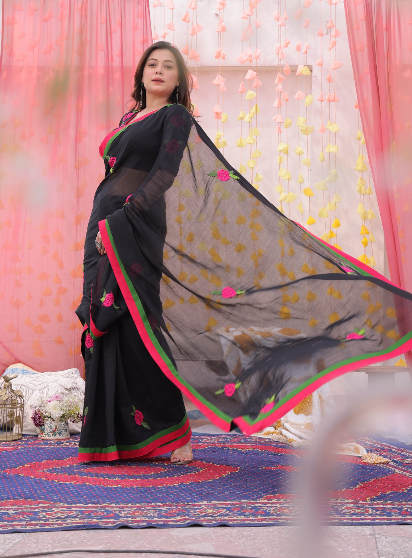 Kala Gulaab Saree