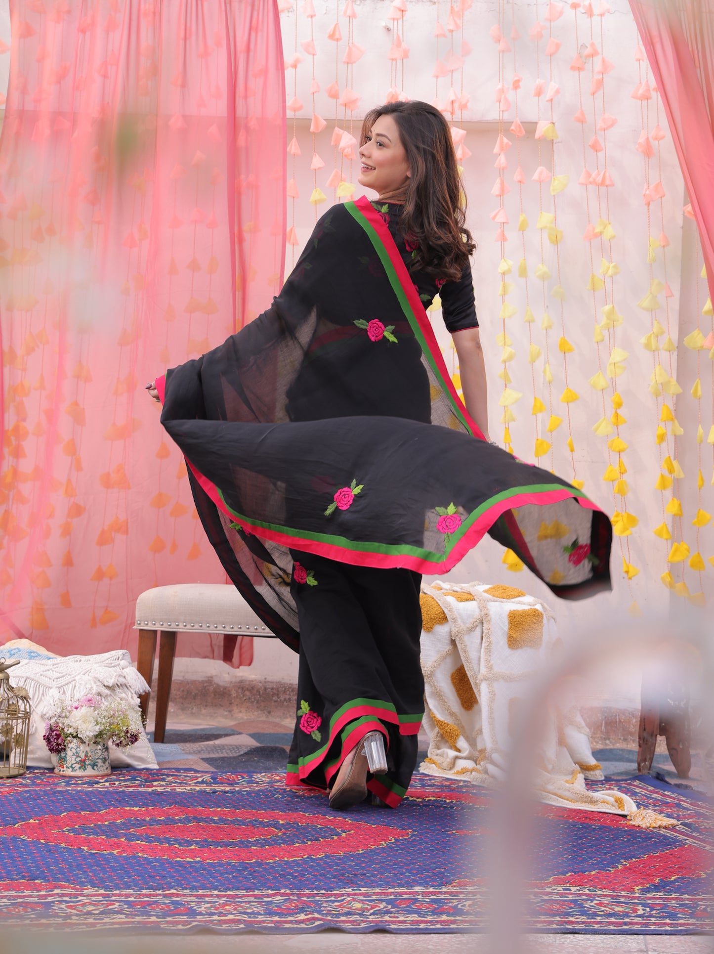 Kala Gulaab Saree