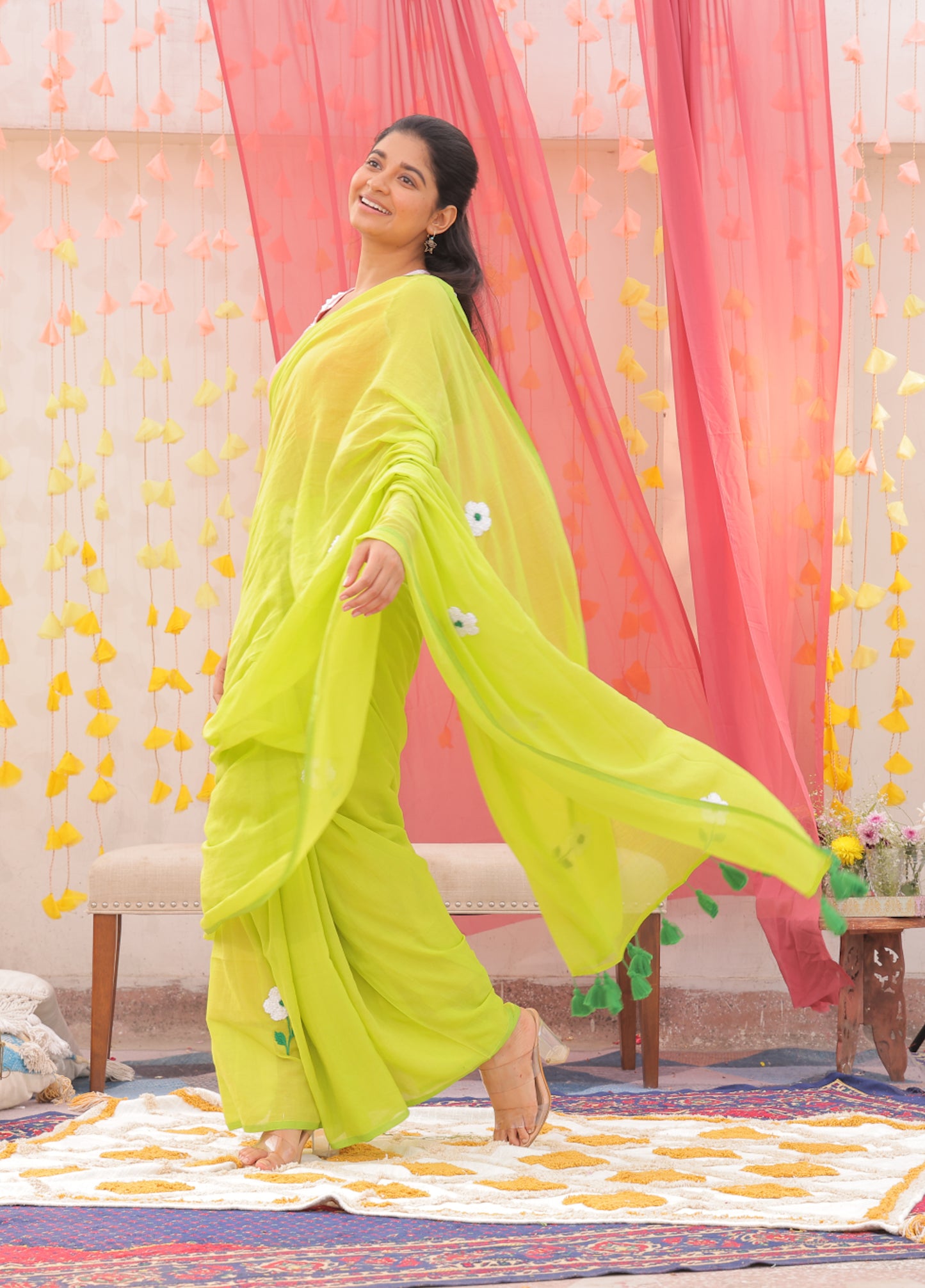 Neonoor Mulmul Saree