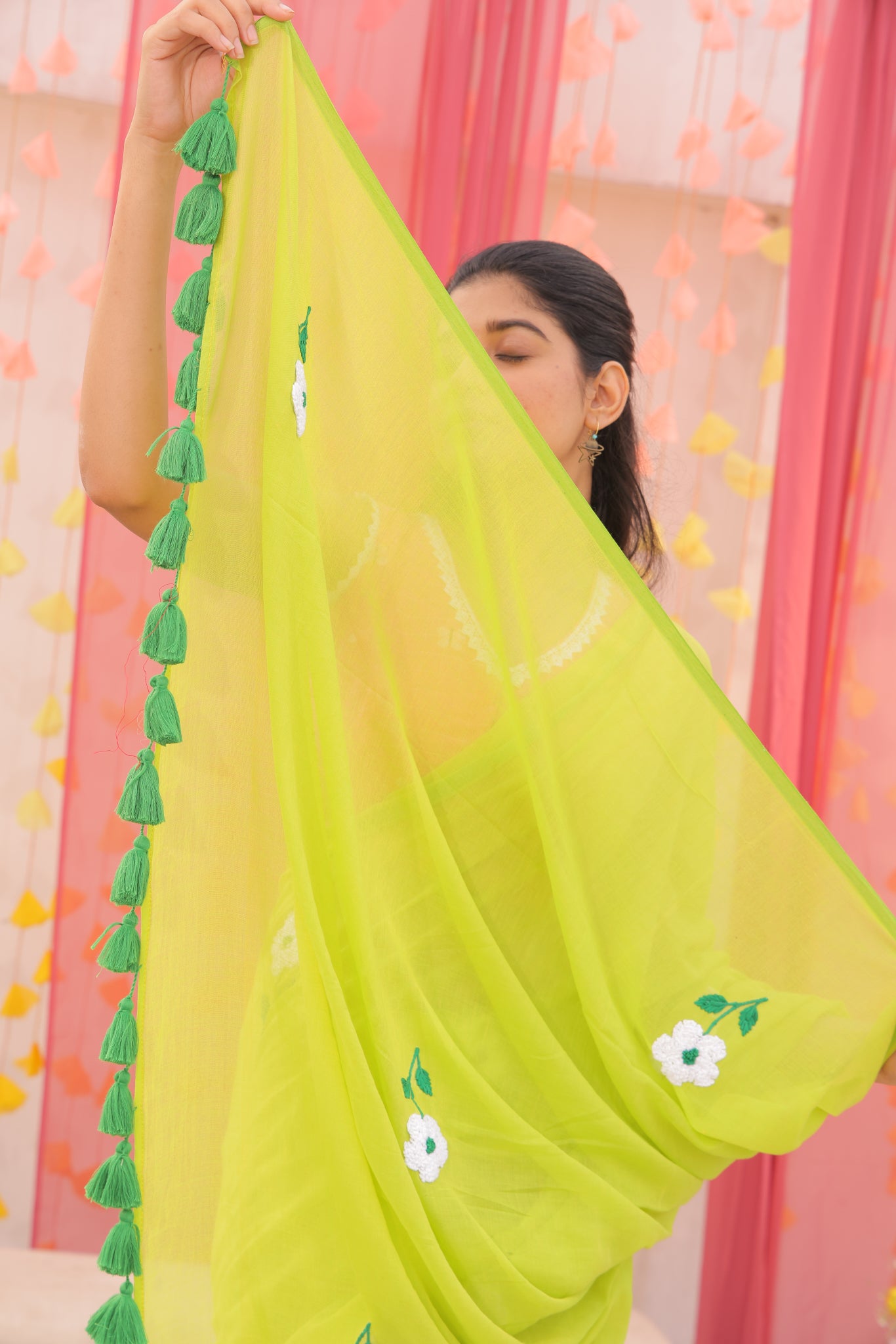 Neonoor Mulmul Saree