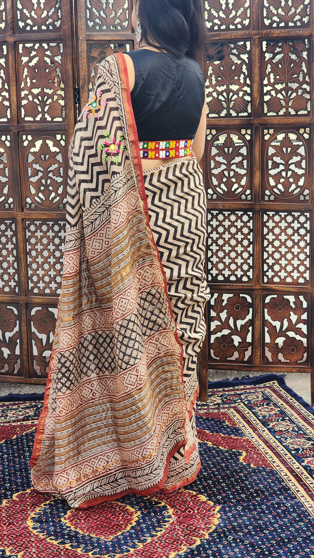 Ebon Waves Cotton Silk Saree