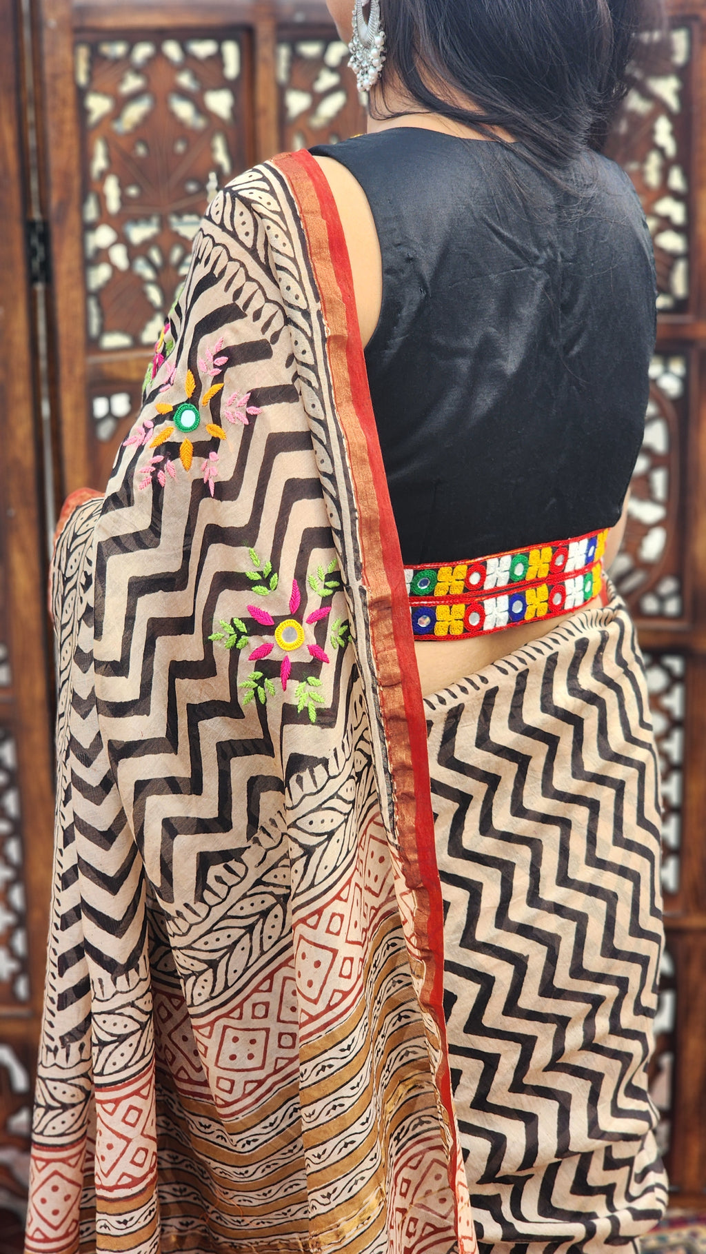 Ebon Waves Cotton Silk Saree