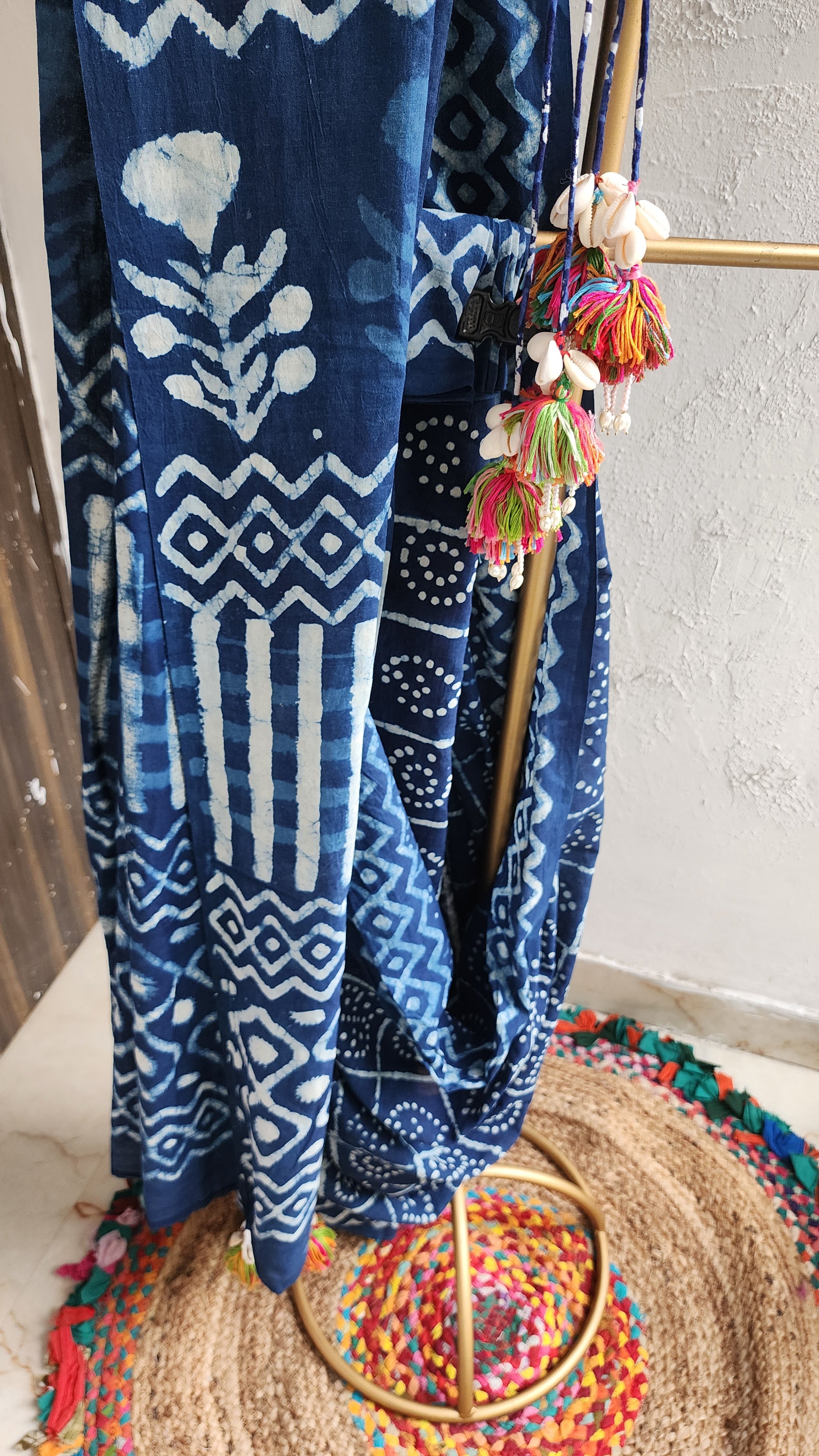 Kora Neela Mulmul Saree