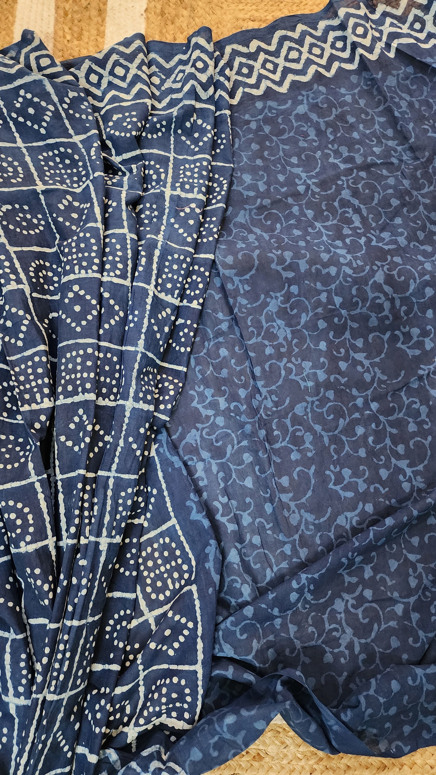 Kora Neela Mulmul Saree
