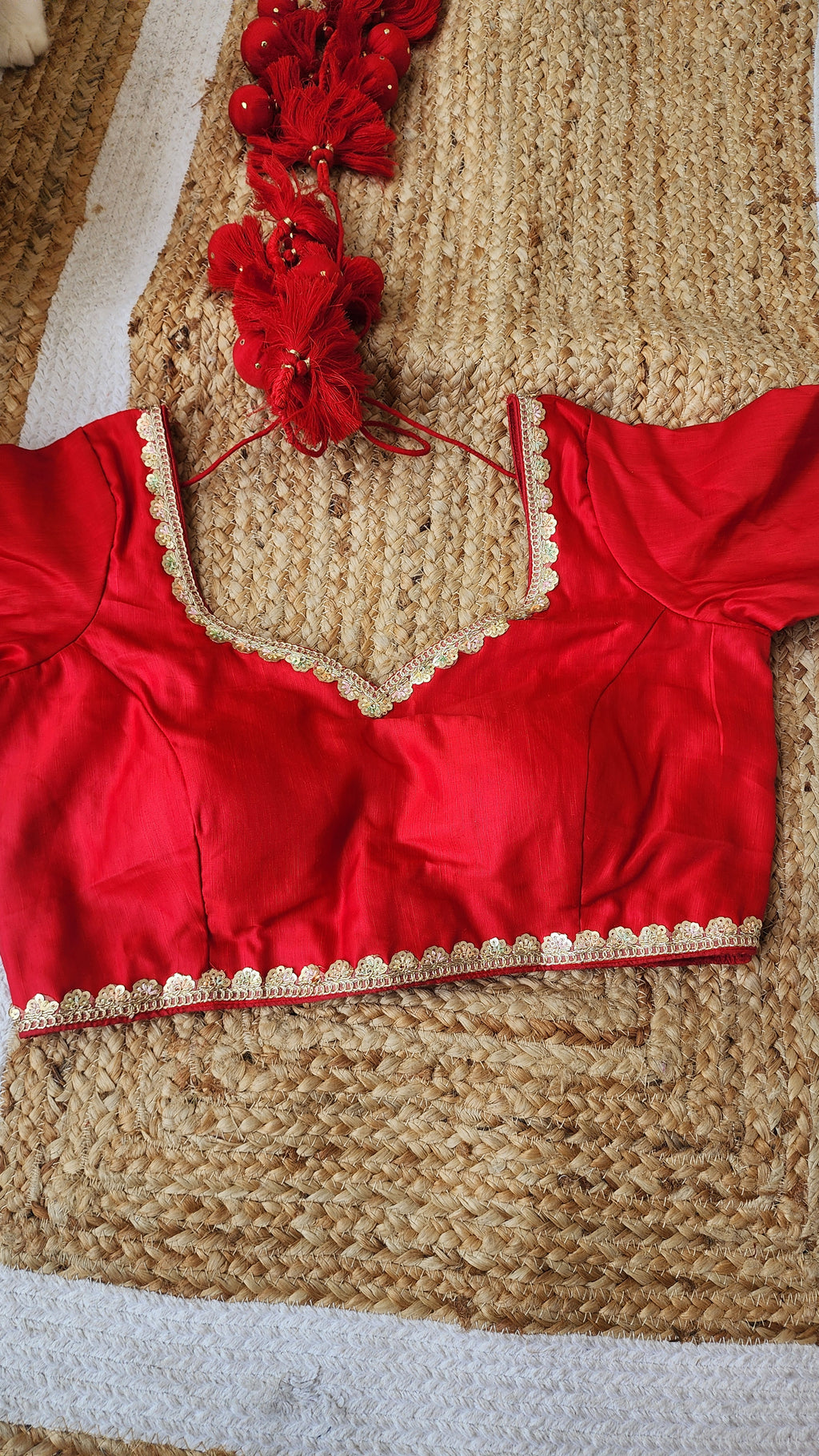 Sunehri Laal Blouse