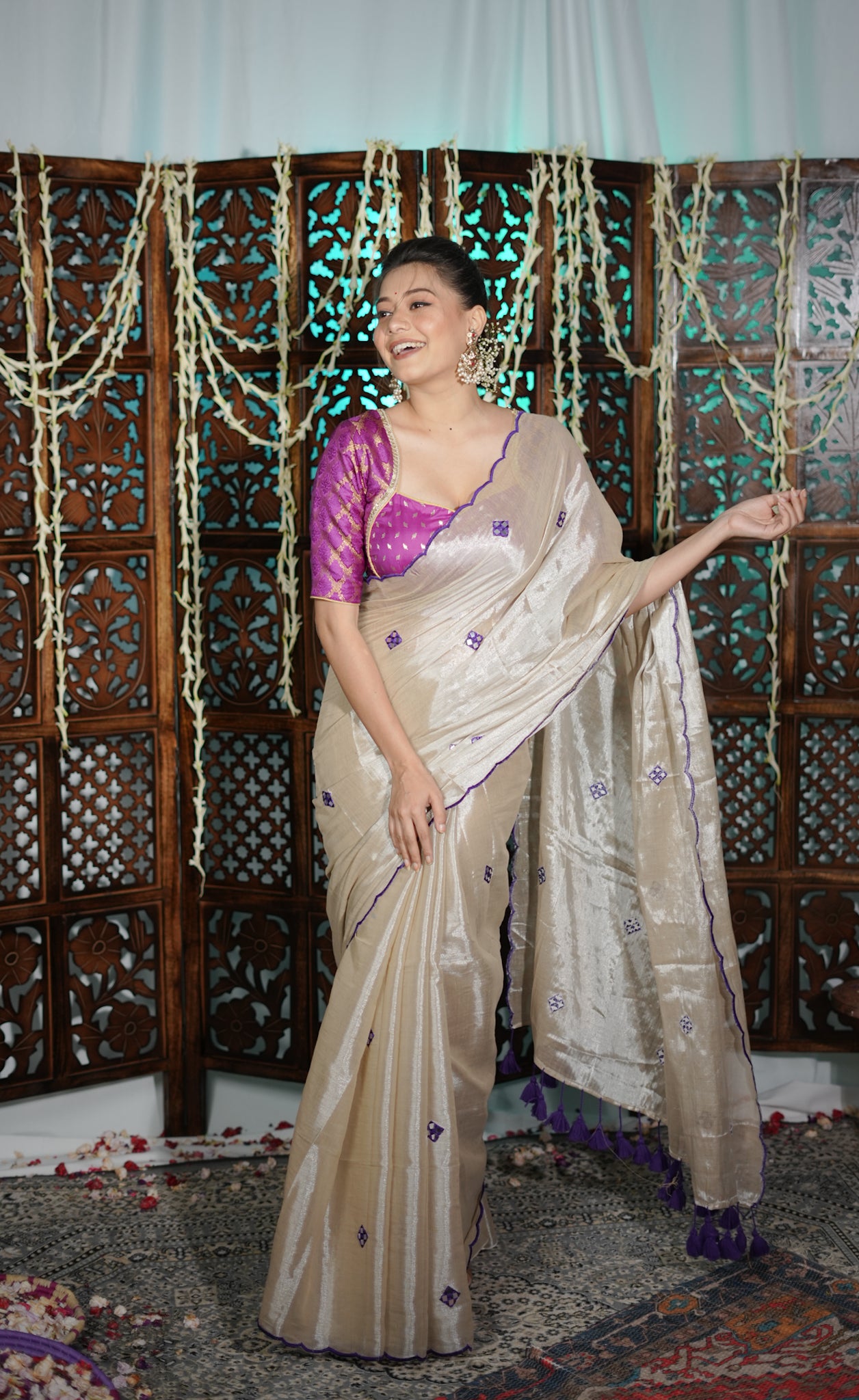 Silver Veil Handloom Tissue Raga Saree