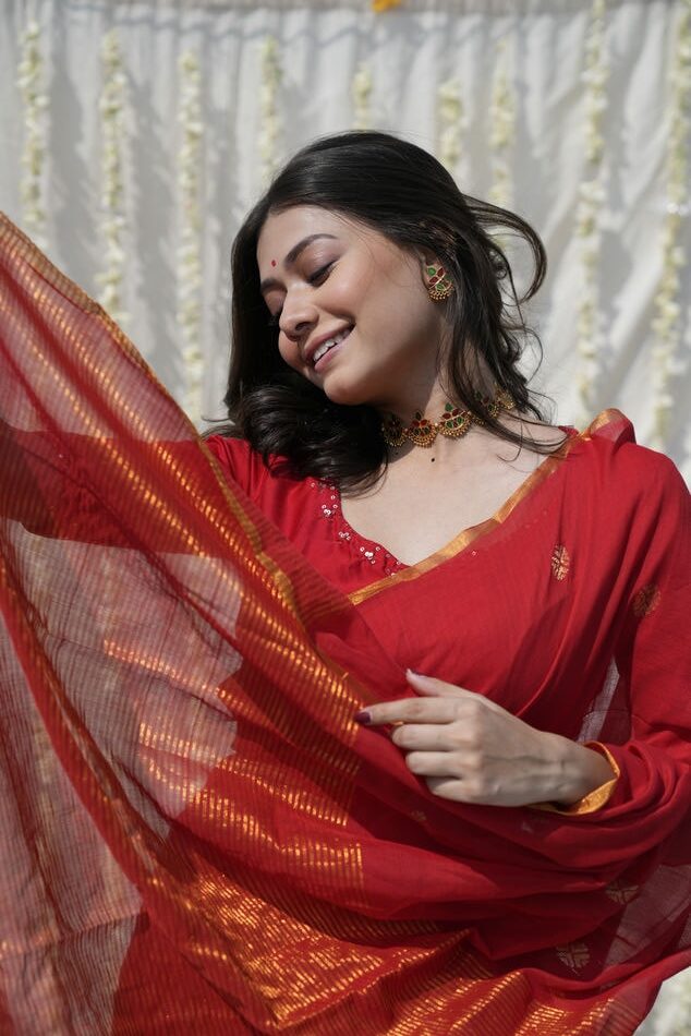 Red zari buti handloom saree