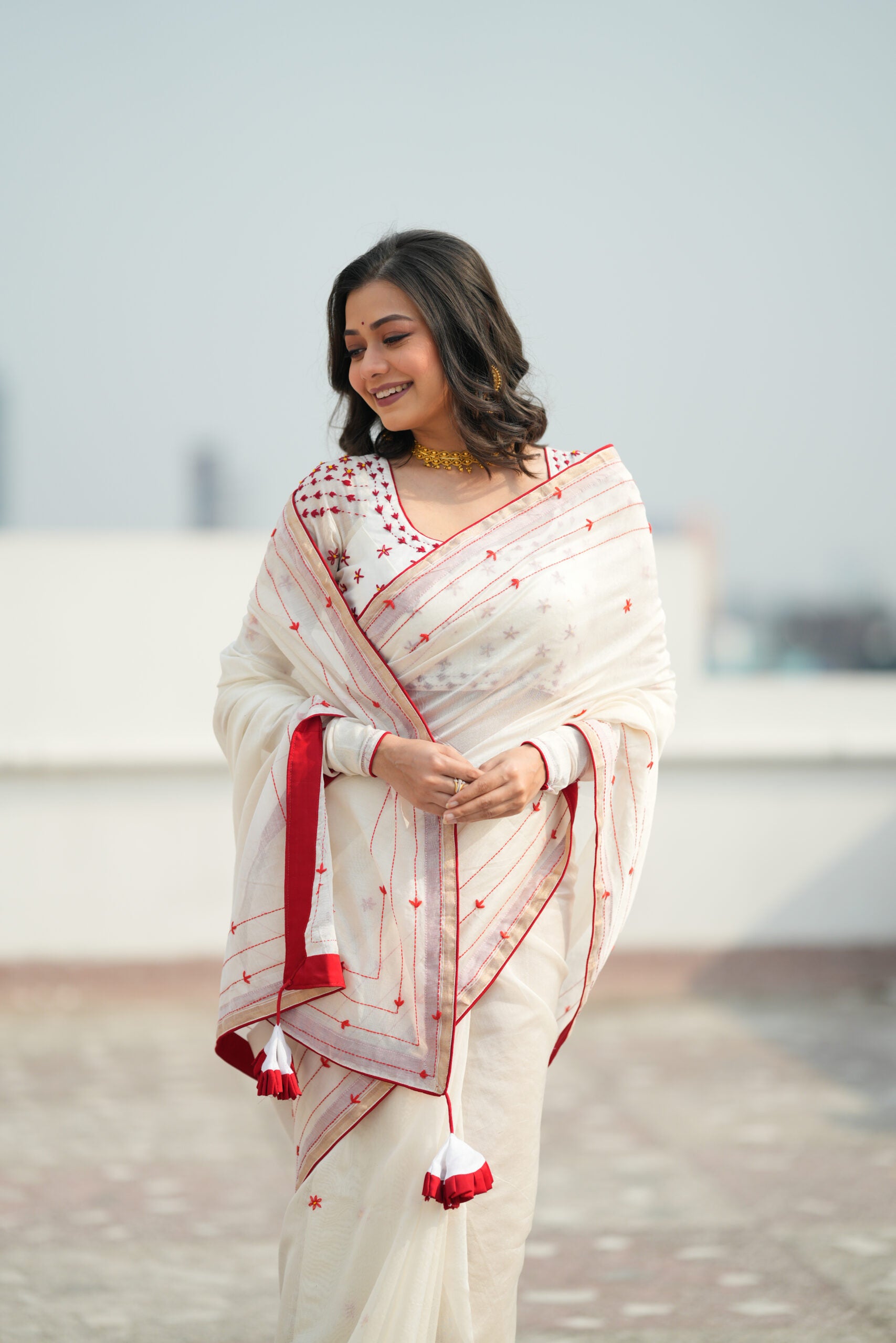 Mohe Rang Do Laal Saree