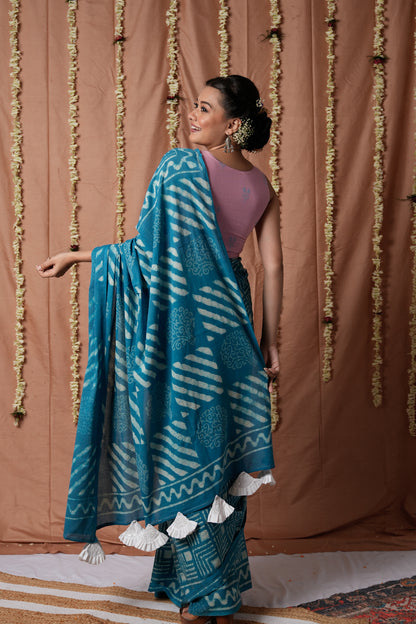 Snow Square Mulmul Saree