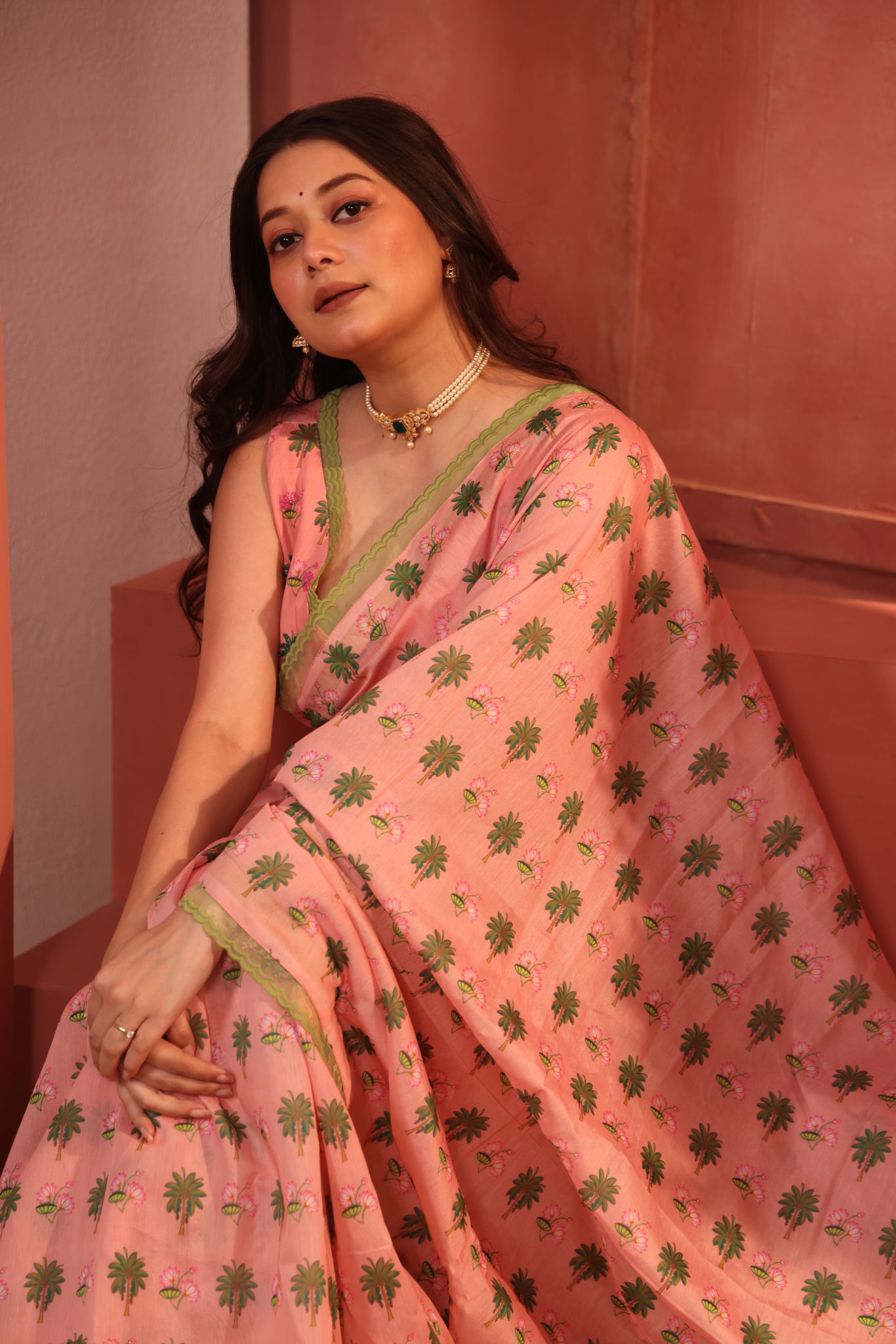Peachy Gleam Saree