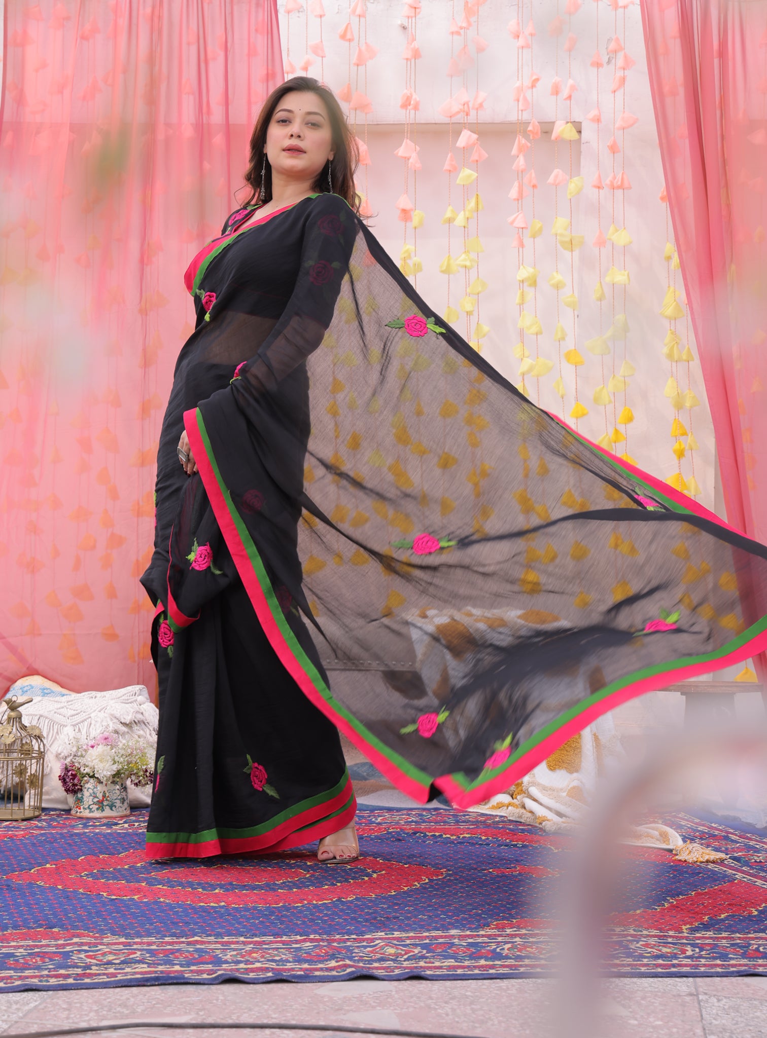 Kala Gulaab Saree