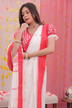 Laal Paar Sada Saree
