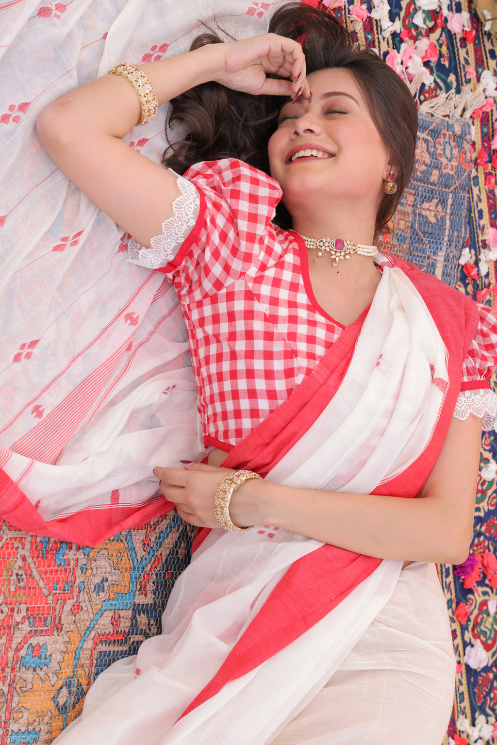 Laal Sada Ghoti Hata Blouse