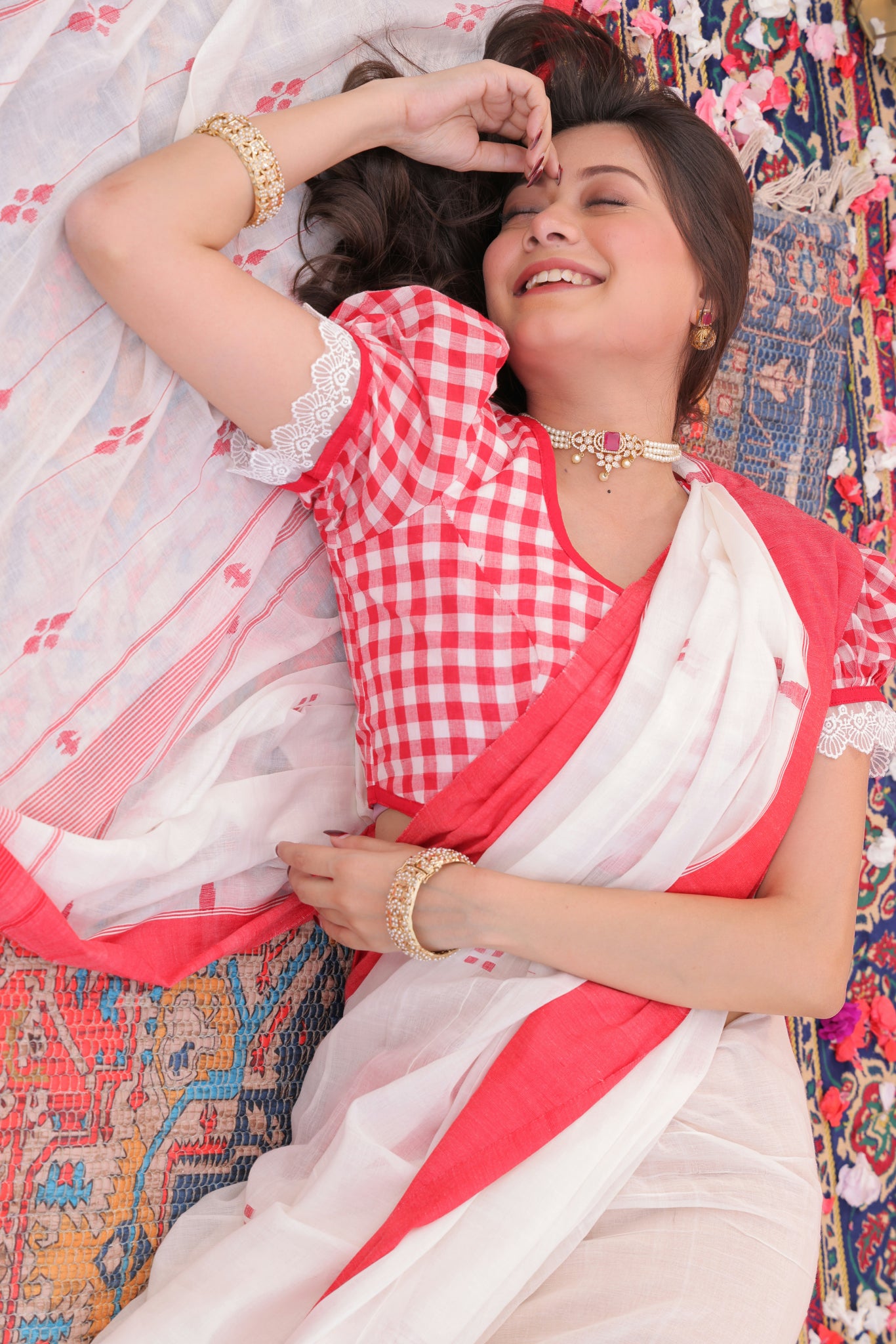 Laal Sada Ghoti Hata Blouse