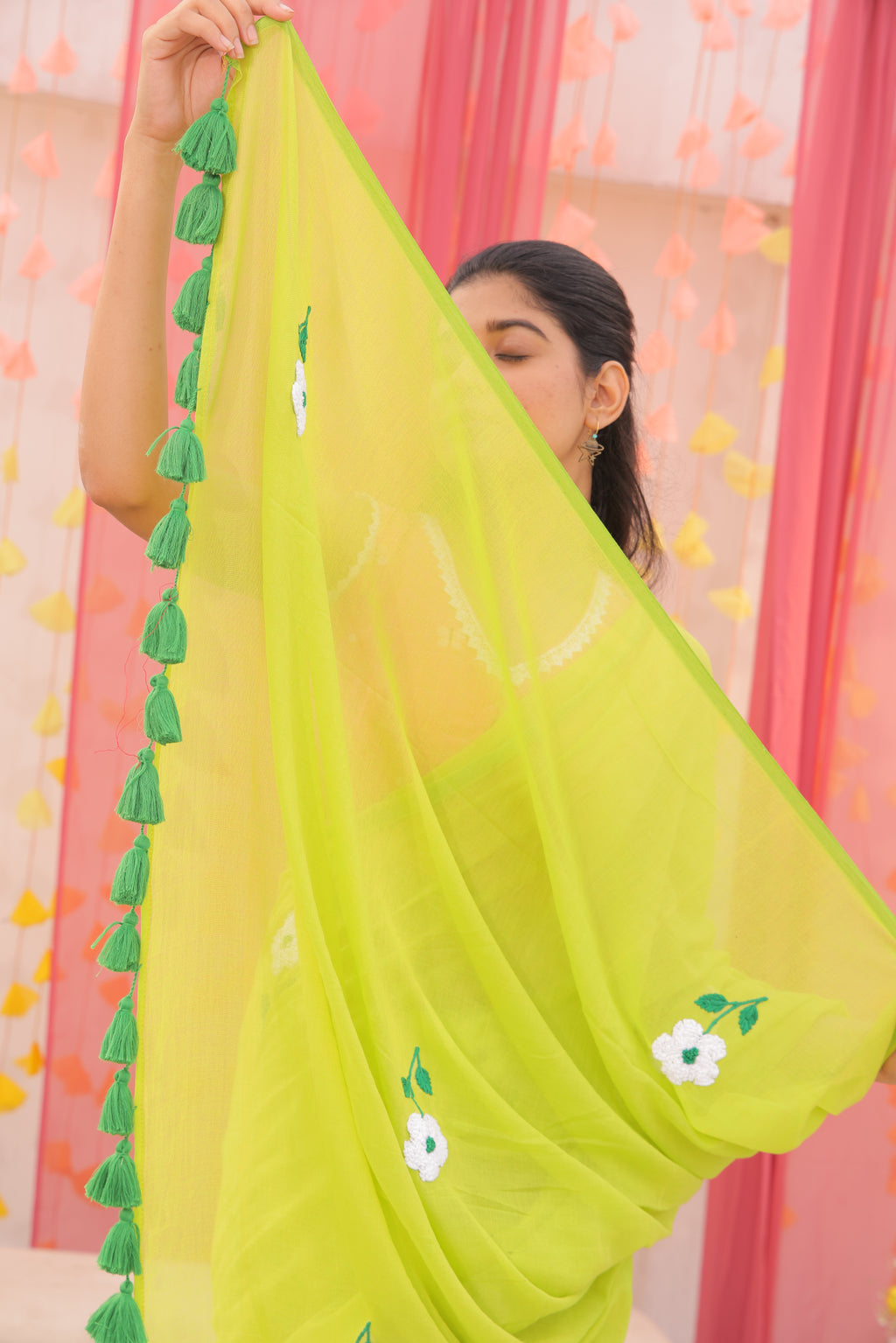Neonoor Mulmul Saree