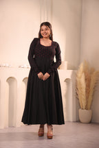 Noor Noir Maxidress